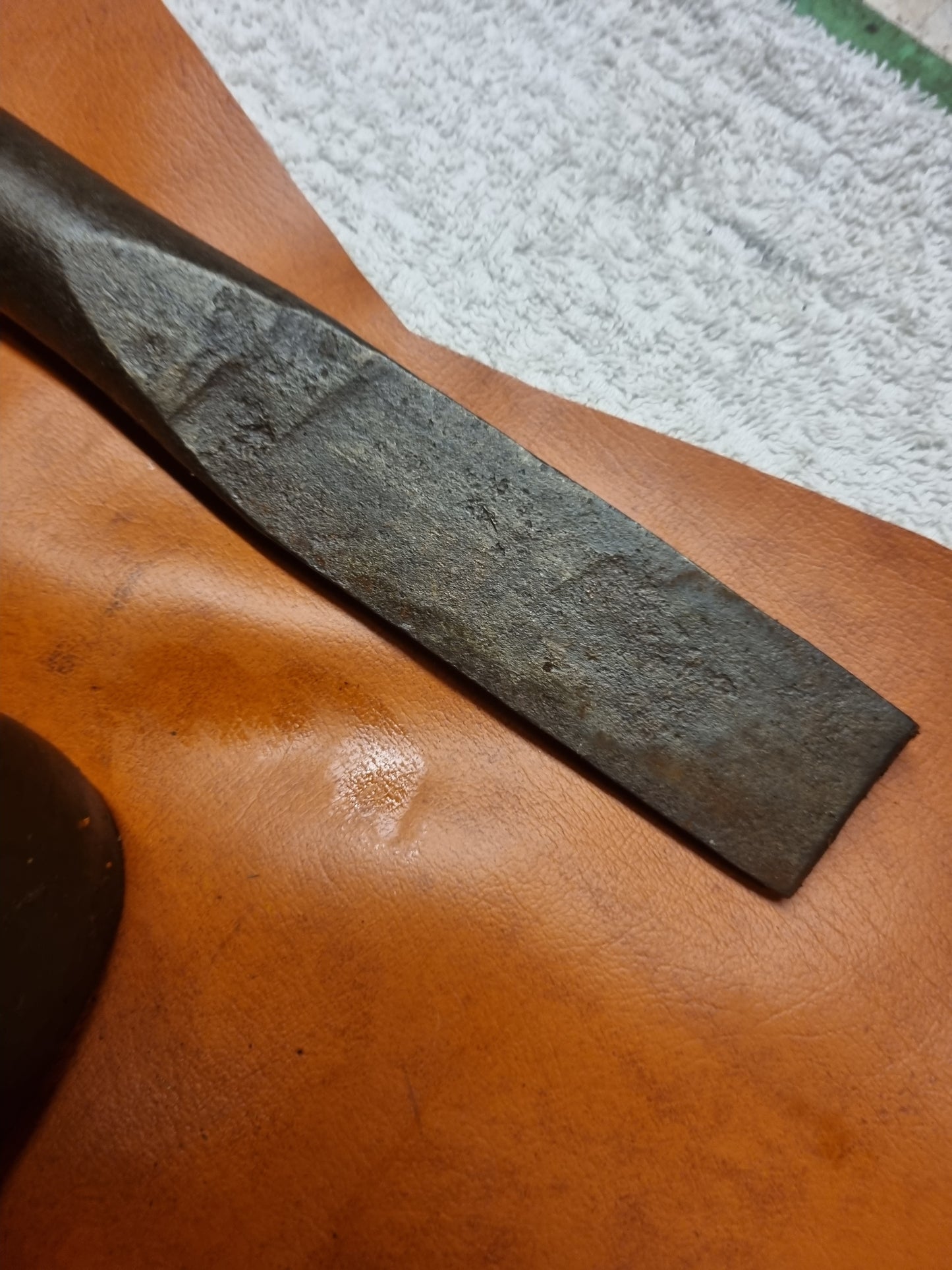 Cast iron mounting rod to hold cast iron shoe lasts 